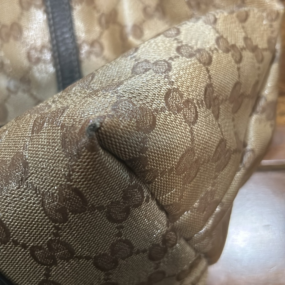 Gucci Handbag - Pre-loved Authentic with Dust Bag included. - Picture 14 of 15